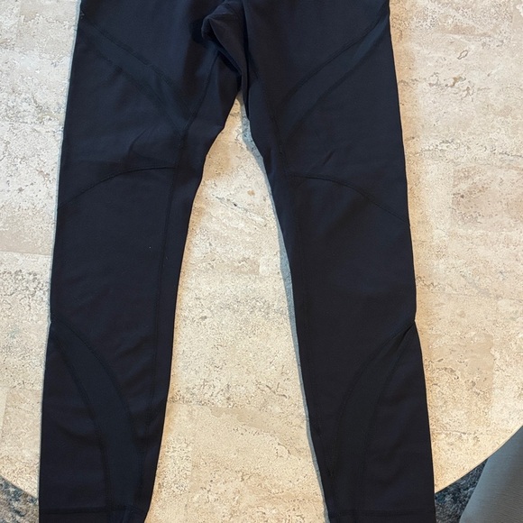 Lululemon size 6 black leggings with mesh detail - Picture 2 of 6